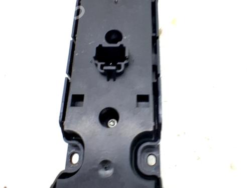 Used Left front window switch FORD MONDEO V Saloon (CD) 2.0 Hybrid (177 hp) 32014271