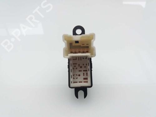 Right front window switch NISSAN MICRA III (K12) 1.2 16V | BP23935558I26 