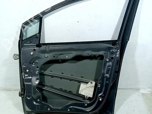 Używane Drzwi przednie prawe MAZDA 5 (CR) 2.0 CD (CR19) (143 hp) 30925681