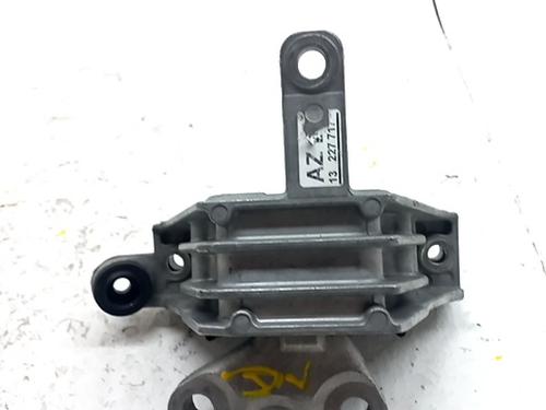 Used Engine mount OPEL INSIGNIA A Sports Tourer (G09) 2.0 CDTI (35) (131 hp) 30121042