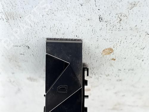 right-rear-window-switch-ds-ds-7-j4_-jc_-2022-33764568 main image