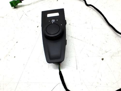 AC-Styringsenhed/Manøvreenhed CITROËN C4 Grand Picasso II (DA_, DE_) 1.2 THP 130 (130 hp) 30920548