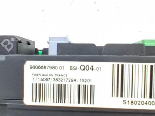 Used Fuse box Fuse box 37713429 37713429