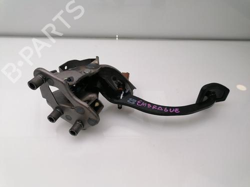 Used Clutch pedal NISSAN JUKE (F15) 1.6 (117 hp) 23937929