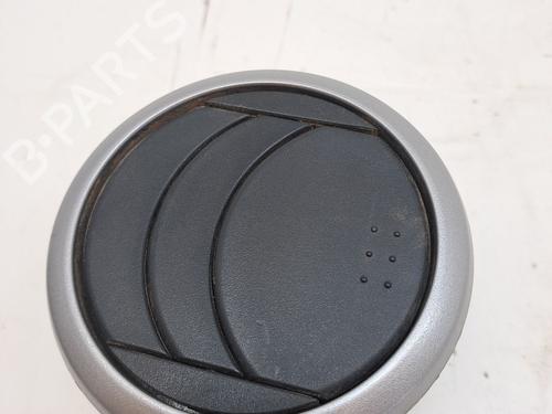 Used Air vent SUZUKI GRAND VITARA II (JT, TE, TD) 1.9 DDiS All-wheel Drive (JT419, TD44, JB419WD, JB419XD,... (129 hp) 23286549