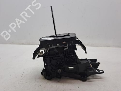 Used Gear lever TOYOTA YARIS (_P13_) 1.5 Hybrid (NHP130_, NHP130) (101 hp) 25457252