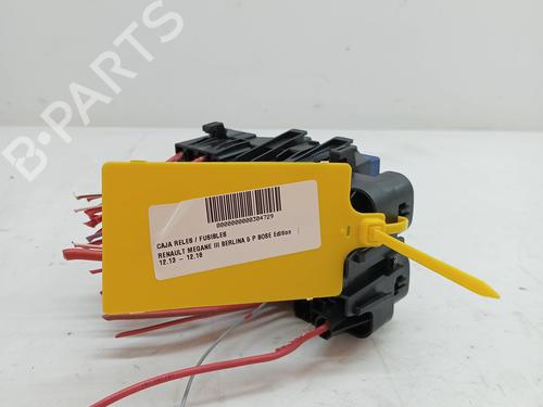 Boîte à Fusibles RENAULT MEGANE III Hatchback (BZ0/1_, B3_) 1.5 dCi (BZ1G, BZ1W, BZ0R) (95 hp) 23340770