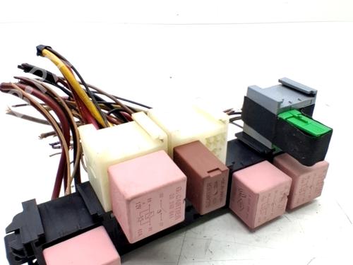 Fuse box RENAULT TRAFIC II Van (FL) 2.0 dCi 115 (FL01, FL0U, FL00, FL0H, FL0M) | BP32105347E1