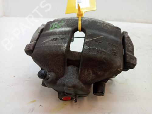 Venstre bremsekaliber foran VW PASSAT B6 (3C2) 2.0 TDI 16V (140 hp) 23356867