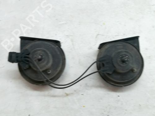 Used Horn RENAULT MEGANE III Grandtour (KZ0/1) 1.5 dCi (KZ09, KZ0D, KZ1G, KZ29, KZ14, KZ1W, KZ10, KZ1F,... (110 hp) 31035902