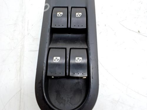 Used Left front window switch RENAULT MEGANE II Estate (KM0/1_) 1.5 dCi (KM16, KM1E) (106 hp) 30622382