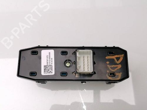 Right front window switch KIA SPORTAGE IV (QL, QLE) 1.7 CRDi | BP23938589I26 