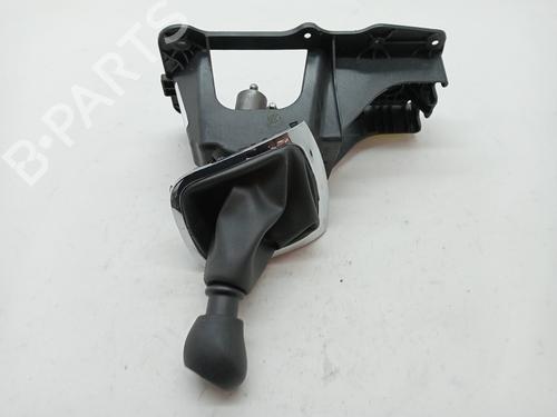 Used Gear lever RENAULT MEGANE III Hatchback (BZ0/1_, B3_) 1.5 dCi (BZ09, BZ0D, BZ1W, BZ29, BZ14) (110 hp) 23352258