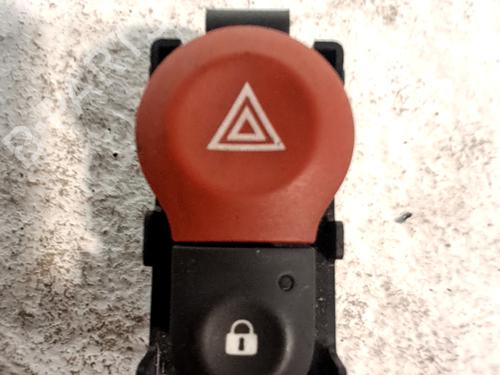 Bouton de warning RENAULT KANGOO / GRAND KANGOO II (KW0/1_) 1.5 dCi 75 (KW07, KW10, KW04) (75 hp) 32107188
