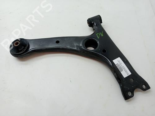 Used Right front suspension arm TOYOTA COROLLA Verso (ZER_, ZZE12_, R1_) 1.8 (ZNR11_, ZNR11R) (129 hp) 23349302