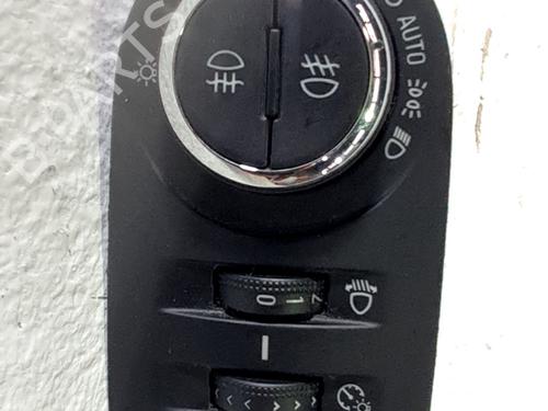 Hovedlysbryter Hovedlysbryter OPEL ZAFIRA TOURER C (P12) 1.6 CDTI (75) (136 hp) 33765472 33765472