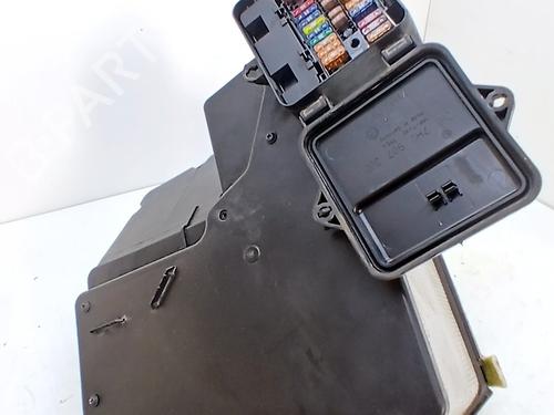 Used Fuse box Fuse box VW TRANSPORTER T6 / CARAVELLE T6 Bus (SGB, SGJ, SHB, SHJ) 2.0 TDI (102 hp) 33815486 33815486