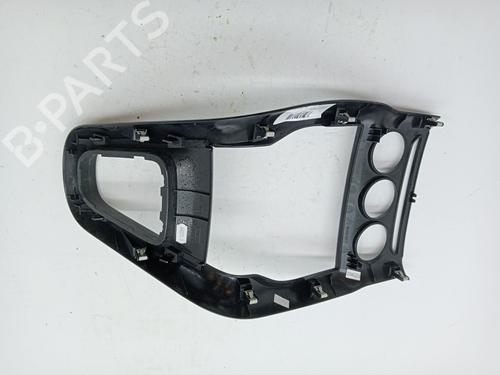 Middle console CITROËN C3 II (SC_) 1.4 HDi 70 (SC8HZC, SC8HR0, SC8HP4) | BP23354006I22 