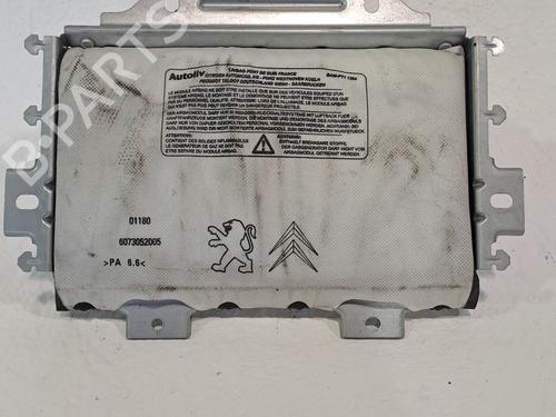 Used Passenger airbag PEUGEOT 308 I (4A_, 4C_) 1.6 HDi (109 hp) 24108543