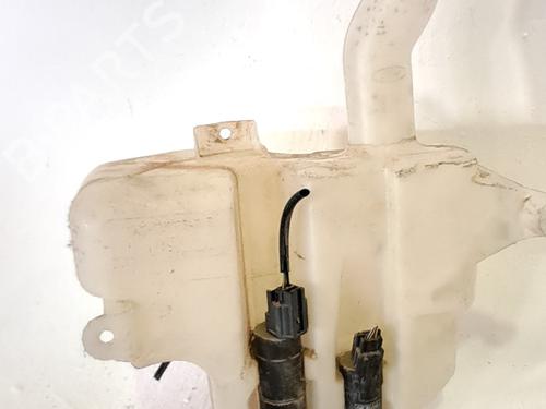 windscreen-washer-tank-ford-mondeo-iii-saloon-b4y-2000-2001-2002-2003-2004-2005-2006-2007-33767308 main image