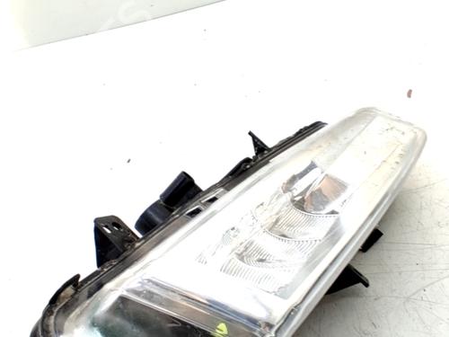 Used Left front fog light LAND ROVER DISCOVERY SPORT (L550) 2.0 D 4x4 (180 hp) 31801854