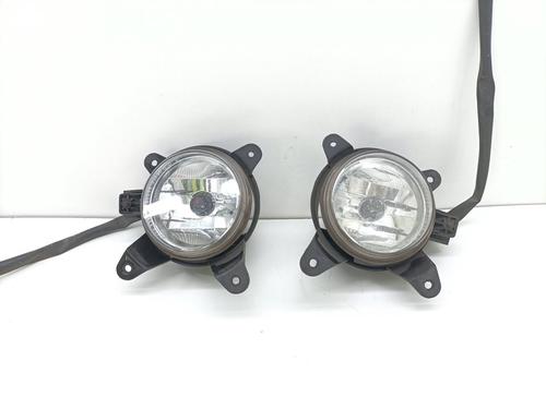 Used Right front fog light KIA CARENS II MPV (FJ) 2.0 CRDi (113 hp) 25459392