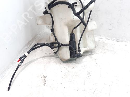 Used Windscreen washer tank Windscreen washer tank VOLVO V40 Hatchback (525) D2 (120 hp) 36317426 36317426