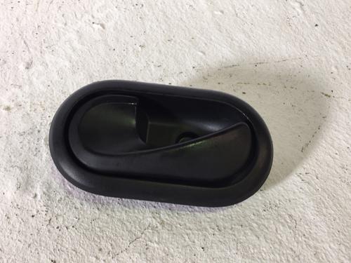 Used Front left interior door handle Front left interior door handle 39557973 39557973