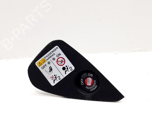 Comutador HONDA JAZZ V (GR_, GS_) 1.5 eHEV (GR3, GR6) (109 hp) 31351905