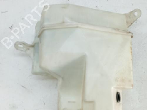 Used Windscreen washer tank VOLVO XC70 II (136) D5 AWD (185 hp) 31247208