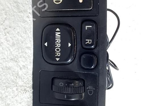 Used Switch TOYOTA COROLLA Estate (_E12_) 1.4 VVT-i (ZZE120_, ZZE120R) (97 hp) 32159742