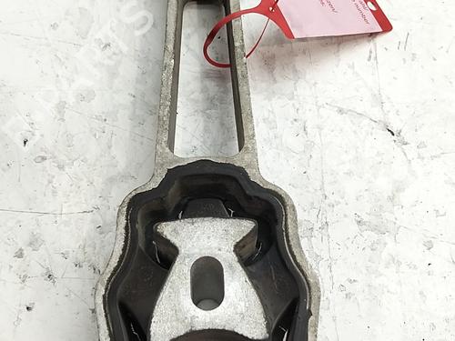 Used Engine mount Engine mount LAND ROVER RANGE ROVER EVOQUE (L538) 2.0 D 4x4 (150 hp) 39555080 39555080