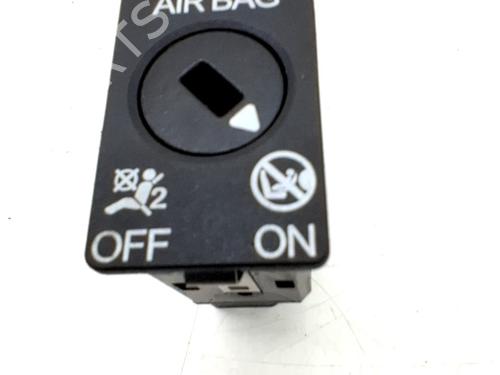 switch-seat-arona-kj7-kjp-2017-33772781 main image