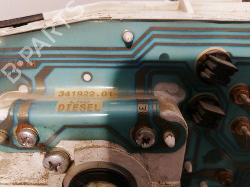 Used Instrument cluster NISSAN TERRANO II (R20) 2.7 TD 4WD (101 hp) 25915652