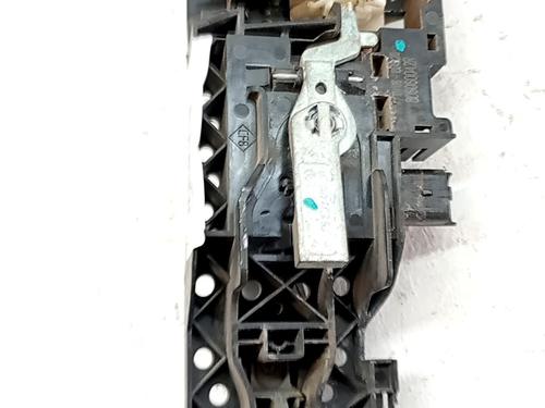 rear-right-exterior-door-handle-renault-megane-iii-hatchback-bz01_-b3_-2008-33976431 main image