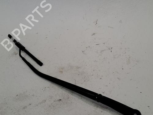 Used Front windshield wiper arm HYUNDAI i20 II (GB, IB) 1.1 CRDi (75 hp) 26192759