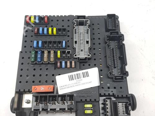 Used Fuse box VOLVO S60 I (384) D5 (163 hp) 24172533