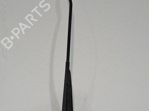 Used Front windshield wiper arm NISSAN PICK UP (D22) 2.5 TD 4WD (103 hp) 24108525