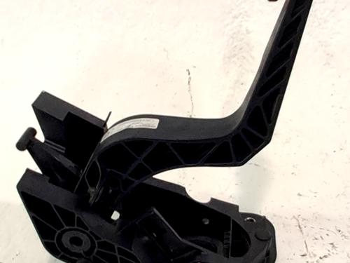 BP32258187I13 main image