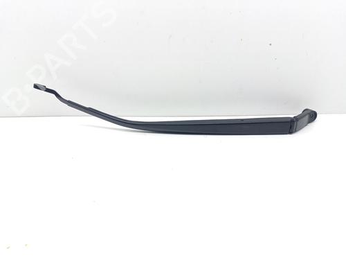 Used Front windshield wiper arm TOYOTA AURIS (_E18_) 1.6 (ZRE181_, ZRE185_, ZRE185R, ZRE181R) (132 hp) 27252672