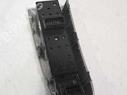 Left front window switch KIA SPORTAGE II (JE_, KM_) 2.0 i 16V | BP25613457I27