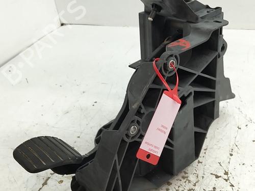 Used Break pedal Break pedal 39136742 39136742