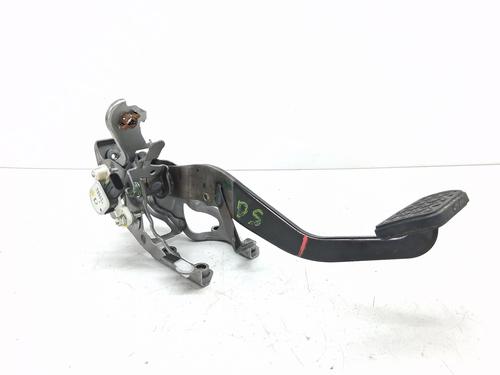 Used Break pedal TOYOTA YARIS (_P13_) 1.5 Hybrid (NHP130_, NHP130) (101 hp) 28956866