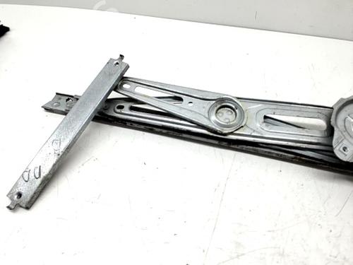 Front right window mechanism TOYOTA AURIS (_E18_) 1.4 D-4D (NDE180_, NDE180R) | BP30050425C23
