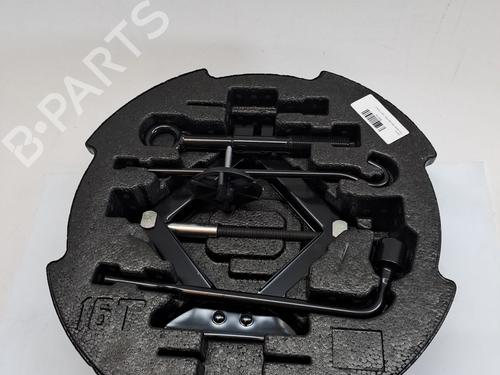 Used Jack Kit HYUNDAI i30 (PDE, PD, PDEN) 1.0 T-GDI (120 hp) 23943686