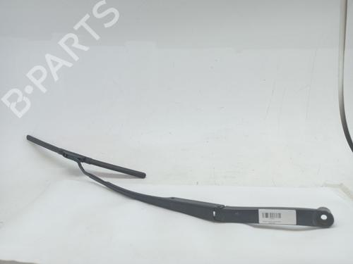 Used Front windshield wiper arm FORD FIESTA VII (HJ, HF) 1.5 TDCi (85 hp) 24586783