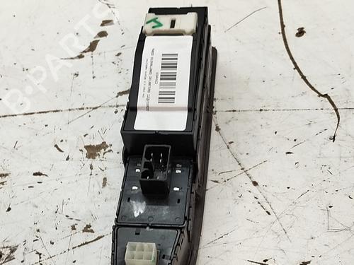 Left front window switch MAHINDRA XUV500 2.2 CRDe | BP38437696I27 - Image 3