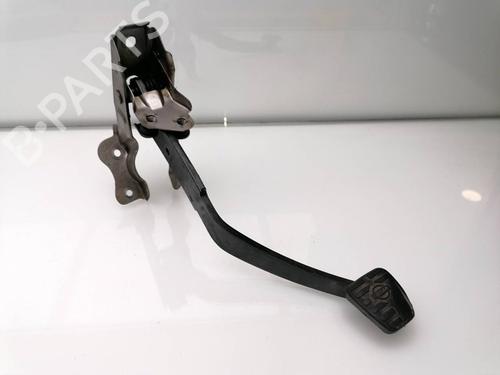 Used Break pedal NISSAN TERRANO II (R20) 2.7 TD 4WD (101 hp) 23384986