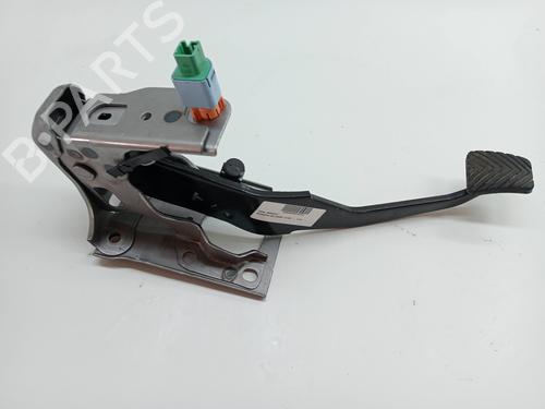 Used Clutch pedal MITSUBISHI ASX (GA_W_) 1.6 MIVEC (GA1W) (117 hp) 23341100