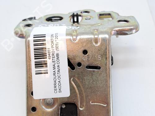 Used Tailgate lock SKODA OCTAVIA III Combi (5E5, 5E6) 1.6 TDI (110 hp) 23285303